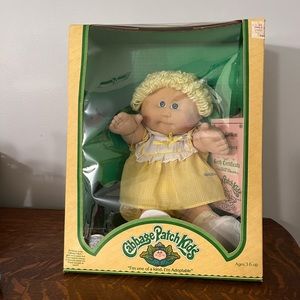 1983 Cabbage Patch Doll NIB Blonde Hair Yellow Dress